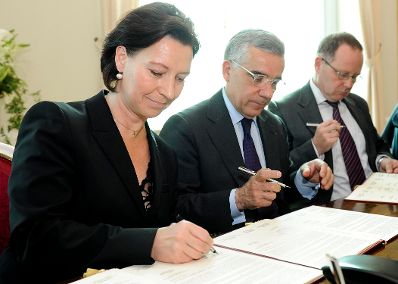 Am 7. Juni 2011, Bundesministerin Gabriele Heinisch-Hosek bei der Vertragsunterzeichnung Francophonie.