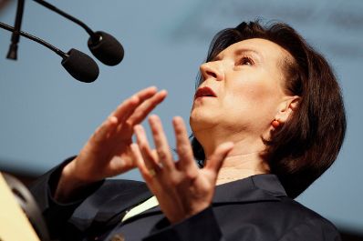 Am 17. M&auml;rz 2011 er&ouml;ffnete Frauenministerin Gabriele Heinisch-Hosek den internationalen Frauengipfel "WIENERIN Summit 2011" in der Wiener Hofburg.