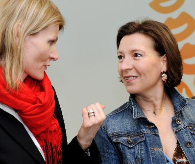 Am 25. J&auml;nner 2012 besuchte Frauenministerin Gabriele Heinisch-Hosek den Unilever-Betrieb in Wien.