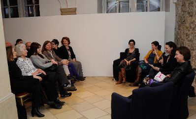 Am 20. M&auml;rz 2012 Buchpr&auml;sentation "Das Ende der Krawattenpflicht" Bundesministerin Gabriele Heinisch- Hosek.