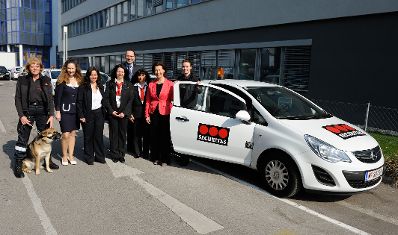 Am 23. M&auml;rz 2012 besuchte Frauenministerin Gabriele Heinisch-Hosek die Firma Securitas in Wien.