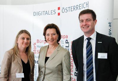 Am 26. M&auml;rz 2012 er&ouml;ffnete Bundesministerin Gabriele Heinisch-Hosek das "1. Dialogforum des Reformdialogs &Ouml;sterreich, Salzburg".