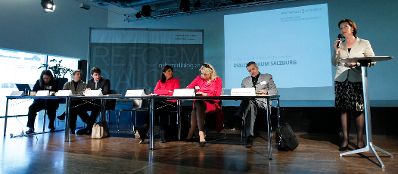 Am 26. M&auml;rz 2012 er&ouml;ffnete Bundesministerin Gabriele Heinisch-Hosek das "1. Dialogforum des Reformdialogs &Ouml;sterreich, Salzburg".
