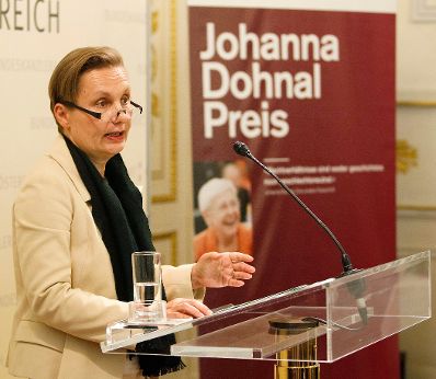 Am 12. Juni 2012 lud Frauenministerin Gabriele Heinisch-Hosek zur Verleihung des Johanna-Dohnal Preises 2012 ins Bundeskanzleramt. Im Bild Jurymitglied Maria Mesner.