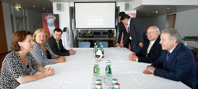 Am 21. Juni 2012 besuchte Frauenministerin Gabriele Heinisch-Hosek das Nationale Zentrum f&uuml;r Frauenfu&szlig;ball in St. P&ouml;lten.