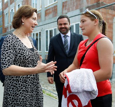 Am 21. Juni 2012 besuchte Frauenministerin Gabriele Heinisch-Hosek das Nationale Zentrum f&uuml;r Frauenfu&szlig;ball in St. P&ouml;lten.