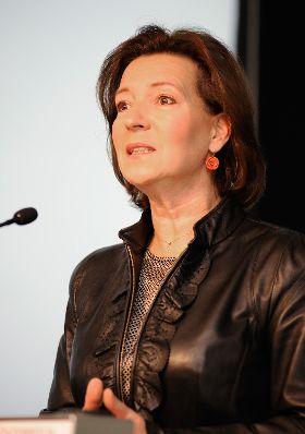 Am 18. Oktober 2012 pr&auml;sentierte Bundesministerin f&uuml;r Frauenangelegenheiten und den &ouml;ffentlichen Dienst Gabriele Heinisch-Hosek (im Bild) die Ergebnisse des Reformdialogs f&uuml;r den &Ouml;ffentlichen Dienst im Rahmen der Verwaltungsmesse im MuseumsQuartier.