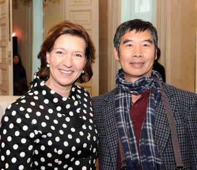Am 26. Oktober 2012 empfing Frauenministerin Gabriele Heinisch-Hosek im Rahmen des Nationalfeiertages Besucherinnen und Besucher im Bundeskanzleramt.