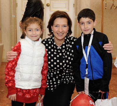 Am 26. Oktober 2012 empfing Frauenministerin Gabriele Heinisch-Hosek im Rahmen des Nationalfeiertages Besucherinnen und Besucher im Bundeskanzleramt.