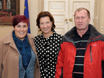 Am 26. Oktober 2012 empfing Frauenministerin Gabriele Heinisch-Hosek im Rahmen des Nationalfeiertages Besucherinnen und Besucher im Bundeskanzleramt.