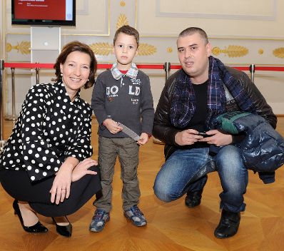 Am 26. Oktober 2012 empfing Frauenministerin Gabriele Heinisch-Hosek im Rahmen des Nationalfeiertages Besucherinnen und Besucher im Bundeskanzleramt.