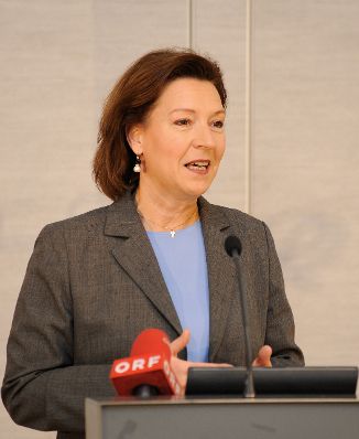 Am 5. November 2012 er&ouml;ffnete Frauenministerin Gabriele Heinisch-Hosek die Frauenenquete &quot;Frauen.K&ouml;rper.Politiken&quot; im Bundesministerium f&uuml;r Gesundheit.
