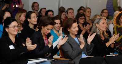 Am 5. November 2012 er&ouml;ffnete Frauenministerin Gabriele Heinisch-Hosek die Frauenenquete &quot;Frauen.K&ouml;rper.Politiken&quot; im Bundesministerium f&uuml;r Gesundheit.