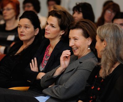 Am 5. November 2012 er&ouml;ffnete Frauenministerin Gabriele Heinisch-Hosek die Frauenenquete &quot;Frauen.K&ouml;rper.Politiken&quot; im Bundesministerium f&uuml;r Gesundheit.