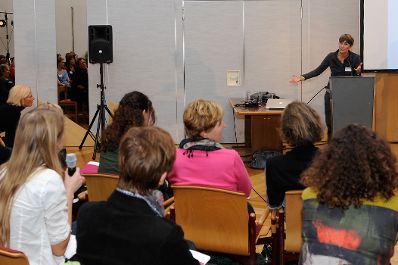 Am 5. November 2012 er&ouml;ffnete Frauenministerin Gabriele Heinisch-Hosek die Frauenenquete &quot;Frauen.K&ouml;rper.Politiken&quot; im Bundesministerium f&uuml;r Gesundheit.