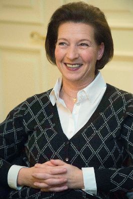 Am 6. November 2012 traf Frauenministerin Gabriele Heinisch-Hosek (im Bild) den Friedensnobelpreistr&auml;ger Muhammad Yunus im Grand Hotel in Wien.