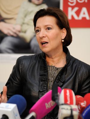 Am 12. November 2012 pr&auml;sentierte Frauenministerin Gabriele Heinisch-Hosek (im Bild) die V&auml;terkarenzkampagne Vol II im ZOOM Kindermuseum.