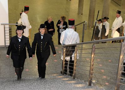 Am 4. Dezember 2012 besuchte Frauenministerin Gabriele Heinisch-Hosek die Barbarafeier im Technischen Museum Wien. Im Bild die Frauenministerin (l.) mit der Direktorin des Technischen Museum Wien, Gabriele Zuna-Kratky (r.).