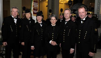 Am 4. Dezember 2012 besuchte Frauenministerin Gabriele Heinisch-Hosek die Barbarafeier im Technischen Museum Wien. Im Bild die Frauenministerin (3.v.l.) mit der Direktorin des Technischen Museum Wien, Gabriele Zuna-Kratky (2.v.l.) und der Nationalratspr&auml;sidentin Barbara Prammer (3.v.r.).