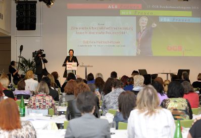 Am 11. April 2013 hielt Frauenministerin Gabriele Heinisch-Hosek (im Bild) das Hauptreferat beim &Ouml;GB-Bundesfrauenkongress.