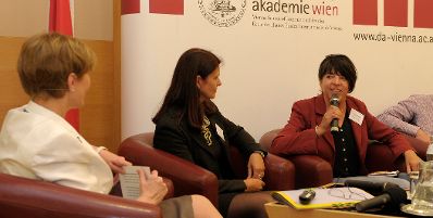 Im Bild Teilnehmer der Podiumsdiskussion zum Thema &bdquo;F&uuml;r Frauenf&ouml;rderung notwendiger Wandel in der Unternehmenskultur&ldquo; (v.l.n.r.): Sabine M. Fischer (Moderation), Christina Thomar (Christina Thomar Consulting eU) und Petra Salmutter (SAP &Ouml;sterreich).