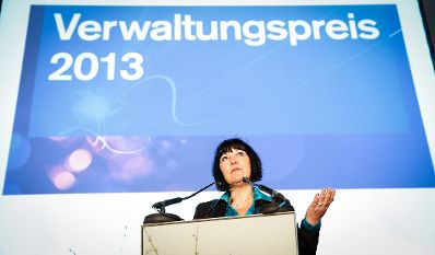 Am 7. Mai 2013 &uuml;berreichte Beamtenministerin Gabriele Heinisch-Hosek den Verwaltungspreis 2013 in der Akademie der Wissenschaften.