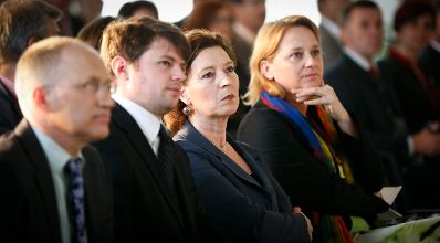 Am 7. Mai 2013 &uuml;berreichte Beamtenministerin Gabriele Heinisch-Hosek den Verwaltungspreis 2013 in der Akademie der Wissenschaften.