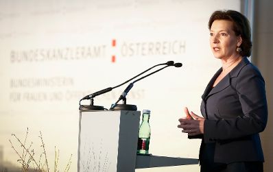 Am 7. Mai 2013 &uuml;berreichte Beamtenministerin Gabriele Heinisch-Hosek den Verwaltungspreis 2013 in der Akademie der Wissenschaften.