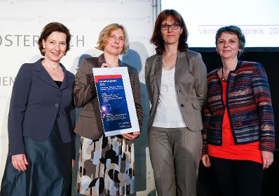 Am 7. Mai 2013 &uuml;berreichte Beamtenministerin Gabriele Heinisch-Hosek den Verwaltungspreis 2013 in der Akademie der Wissenschaften.