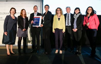 Am 7. Mai 2013 &uuml;berreichte Beamtenministerin Gabriele Heinisch-Hosek den Verwaltungspreis 2013 in der Akademie der Wissenschaften.