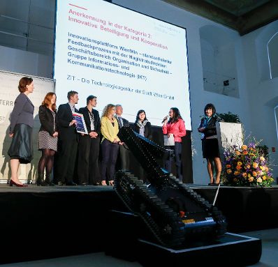 Am 7. Mai 2013 &uuml;berreichte Beamtenministerin Gabriele Heinisch-Hosek den Verwaltungspreis 2013 in der Akademie der Wissenschaften.