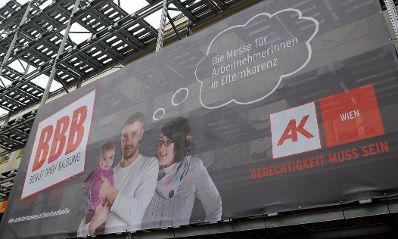 Am 23. Mai 2013 besuchte Frauenministerin Gabriele Heinisch-Hosek die BBB &bdquo;Beruf-Baby-Bildung&ldquo; Messe der AK Wien.