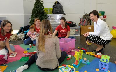 Am 23. Mai 2013 besuchte Frauenministerin Gabriele Heinisch-Hosek (im Bild) die BBB &bdquo;Beruf-Baby-Bildung&ldquo; Messe der AK Wien.