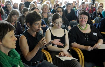 Am 7. Juni 2013 luden Frauenministerin Gabriele Heinisch-Hosek und die Plattform 20000Frauen zur Frauenenquete &bdquo;Maskulinismus. Anti. Feminismus.&ldquo; ins Schloss Laundon.
