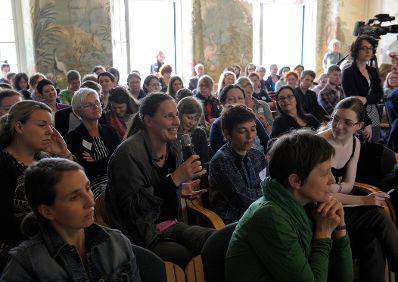 Am 7. Juni 2013 luden Frauenministerin Gabriele Heinisch-Hosek und die Plattform 20000Frauen zur Frauenenquete &bdquo;Maskulinismus. Anti. Feminismus.&ldquo; ins Schloss Laundon.