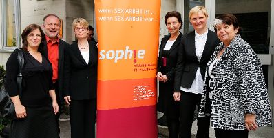 Am 11. Juni 2013 besuchte Frauenministerin Gabriele Heinisch-Hosek die Feier "10 Jahre SOPHIE BildungsRaum - 10 Jahre Beratung f&uuml;r SexarbeiterInnen" in Wien.