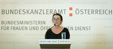 Am 19. Juni 2013 lud Frauenministerin Gabriele Heinisch-Hosek zur Verleihung des Johanna-Dohnal Preises 2013 ins Bundeskanzleramt.