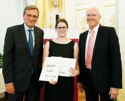 Am 19. Juni 2013 lud Frauenministerin Gabriele Heinisch-Hosek zur Verleihung des Johanna-Dohnal Preises 2013 ins Bundeskanzleramt.