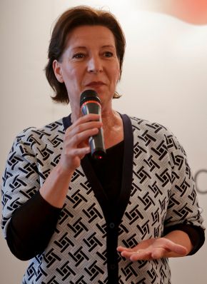 Am 24. Juni 2013 nahm Frauenministerin Gabriele Heinisch-Hosek (im Bild) an der Abschlussveranstaltung im Rahmen des Cross Mentoring Programms des Bundes teil.