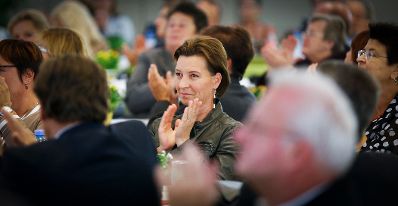 Am 13. September 2013 hielt Frauenministerin Gabriele Heinisch-Hosek Begr&uuml;&szlig;ungsworte bei der Bundesfrauenkonferenz der PRO-GE im &Ouml;GB-Catamaran.