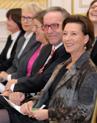 Am 23. Oktober 2013 lud Frauenministerin Gabriele Heinisch-Hosek (im Bild) zur Verleihung des Frauen-Lebenswerk-Preises 2013 sowie des K&auml;the Leichter Preises 2013 ins Bundeskanzleramt.