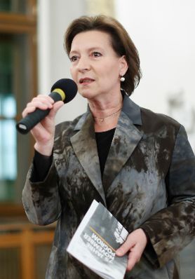 Am 21. November 2013 lud Frauenministerin Gabriele Heinisch-Hosek (im Bild) zu einer Lesung von Elisabeth Orth anl&auml;sslich 75 Jahre Novemberpogrom.