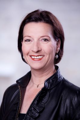 Gabriele Heinisch-Hosek Bundesministerin f&uuml;r Frauenangelegenheiten und &Ouml;ffentlichen Dienst vom 18. Dezember 2008 bis 16. Dezember 2013 Bundesministerin ohne Portefeuille vom 2. bis 18. Dezember 2008