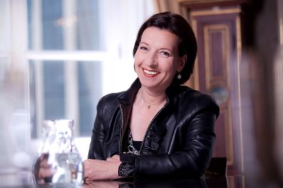 Gabriele Heinisch-Hosek Bundesministerin f&uuml;r Frauenangelegenheiten und &Ouml;ffentlichen Dienst vom 18. Dezember 2008 bis 16. Dezember 2013 Bundesministerin ohne Portefeuille vom 2. bis 18. Dezember 2008