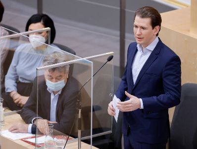 Am 14. J&auml;nner 2021 fand eine Sondersitzung des Nationalrats zur Vorstellung des neuen Arbeitsministers Martin Kocher statt. Im Bild Bundeskanzler Sebastian Kurz (r.).