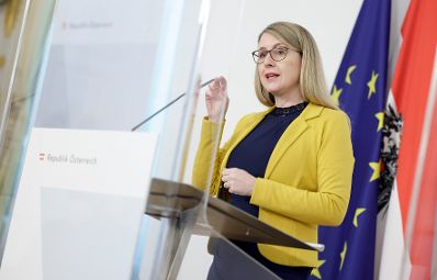 Am 26. J&auml;nner 2021 fand eine Pressekonferenz zur aktuellen Lage am Arbeitsmarkt statt. Im Bild Bundesministerin Margarete Schramb&ouml;ck.