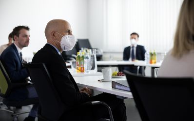 Am 29. Juni 2021 besuchte Bundesminister Martin Kocher (m.l.) die Insolvenz-Entgelt-Fonds Service GmbH.