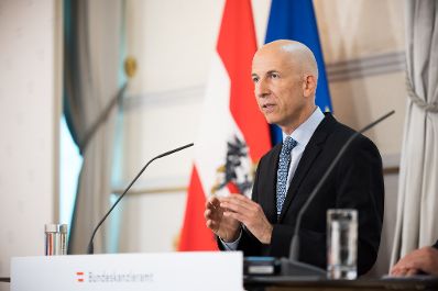 Am 14. September 2021 fand eine Pressekonferenz zur aktuellen Lage am Arbeitsmarkt statt. Im Bild Bundesminister Martin Kocher.
