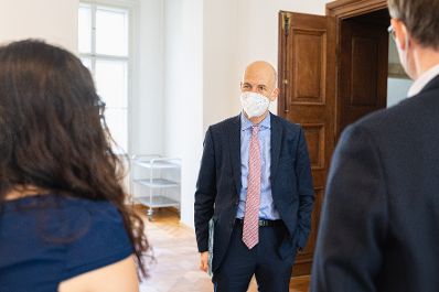 Am 15. November 2021 besuchte Bundesminister Martin Kocher (im Bild) den Complexity Science Hub Vienna.