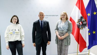 Am 11. November 2021 empfing Bundesminister Martin Kocher die neuen ÖH Exekutive zu einem Gespr&auml;ch.